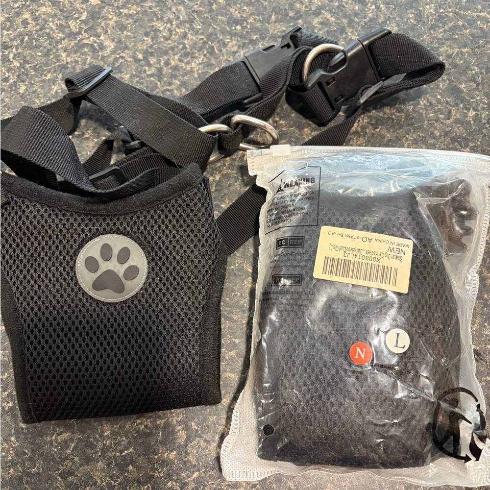 Dog harness 2 sz lg never used